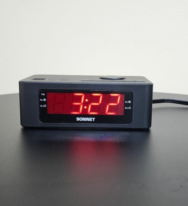 Alaram Clock Radio With 2 USB-A & 2 USB-C Charging Ports Mode: R1646 Alaram Clock Radio With 2 USB-A & 2 USB-C Charging Ports Mode: R1646