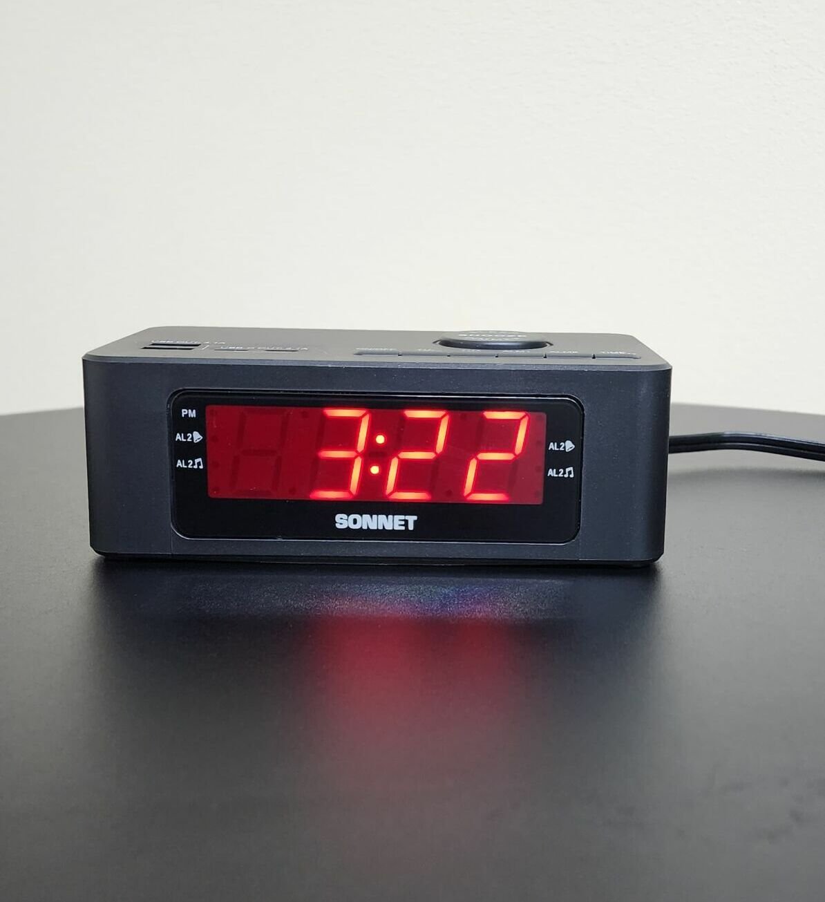 Alaram Clock Radio With 2 USB-A & 2 USB-C Charging Ports Mode: R1646