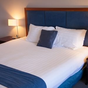 78" x 80" x 14" -King Fitted Stripe Sheets, T250, White -2dz Per Case