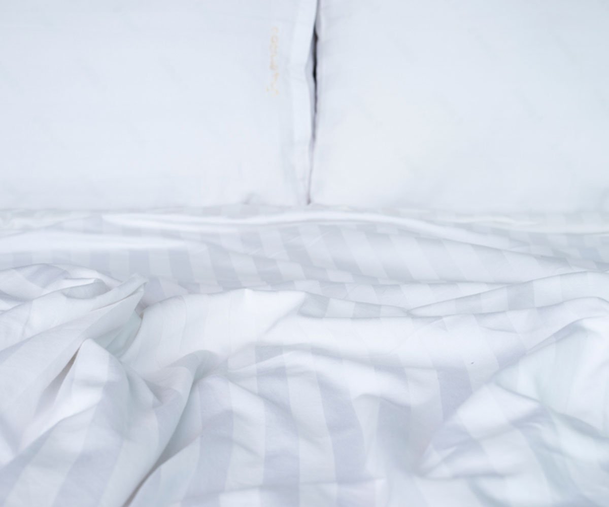 94" x 110" - Queen XL, Flat Stripe Sheets, T250, White -2dz Per Case