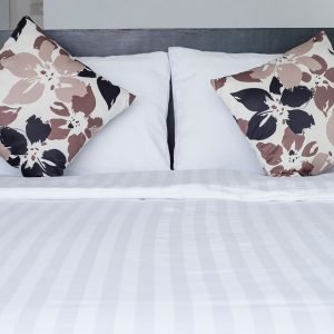 84" x 110" - Full XL, Flat Stripe Sheet, T250, White -2dz Per Case